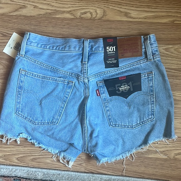 Levi’s light wash 501 High Rise shorts - Picture 2 of 3